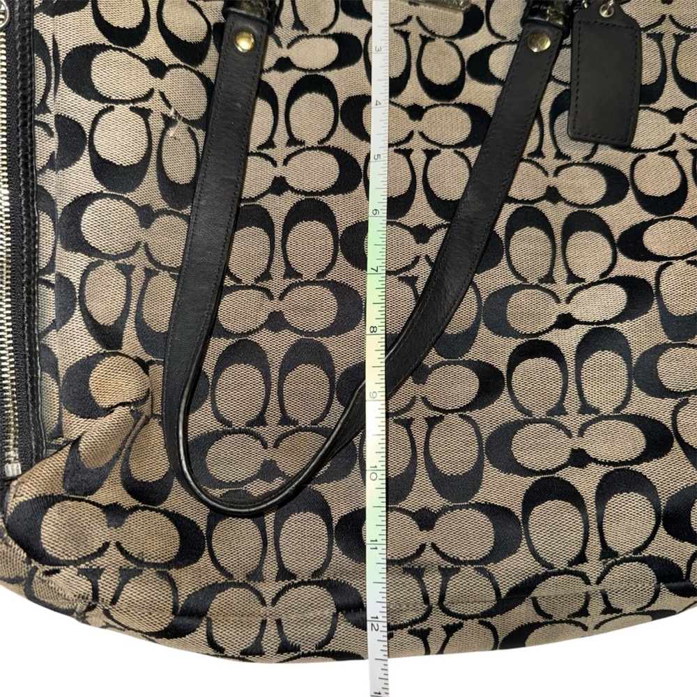 Beautiful Vintage Coach Black and Tan Shoulder Bag with Signature Logo Design - Picture 7 of 9